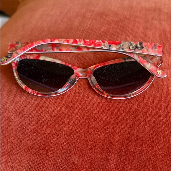 Patricia Nash Red Floral Sunglasses - Picture 2 of 5